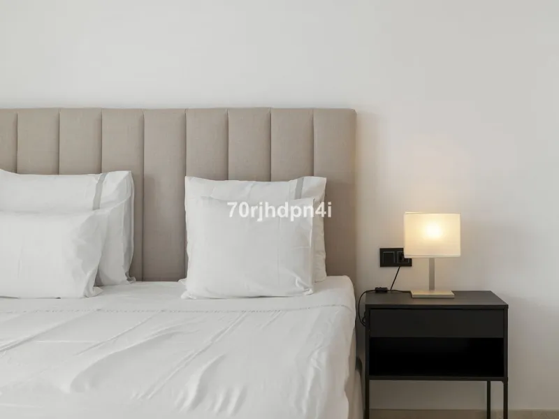 Discover this fully renovated penthouse in the heart of La Resina Golf – one of the most sought-after locations on the New Golden Mile between Marbella and Estepona.