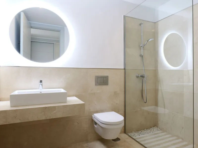 This exceptional luxury villa is located in the prestigious Los Arqueros Golf & Country Club, offering an unparalleled combination of space, sophistication, and stunning natural surroundings. Set on an elevated plot, the property enjoys breathtaking panor