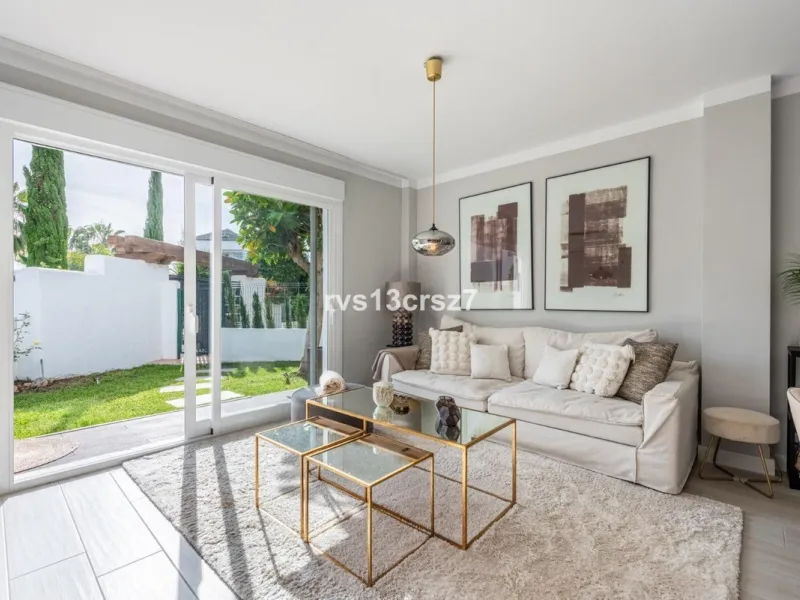 Apartment - Ground Floor Apartment в продаже в Marbella, Málaga. В доме 4 спален и 2 ванных комнат. Площадь дома 112 м²