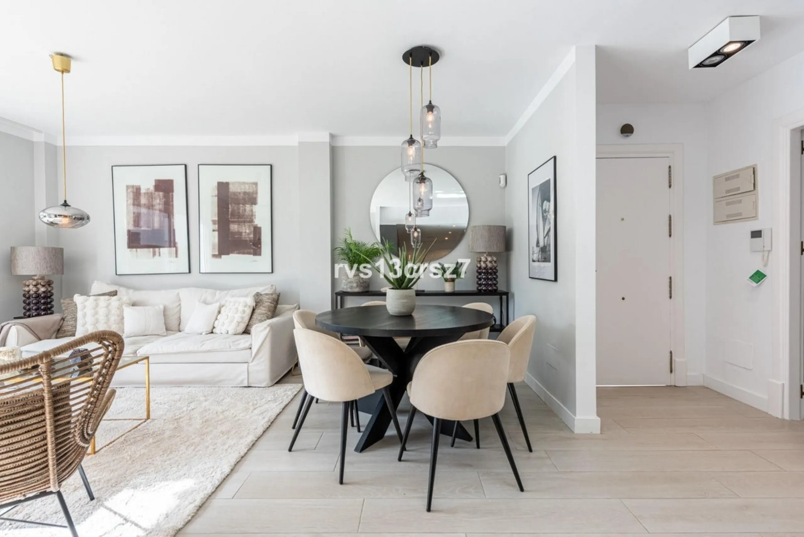 Apartment - Ground Floor Apartment в продаже в Marbella, Málaga. В доме 4 спален и 2 ванных комнат. Площадь дома 112 м²