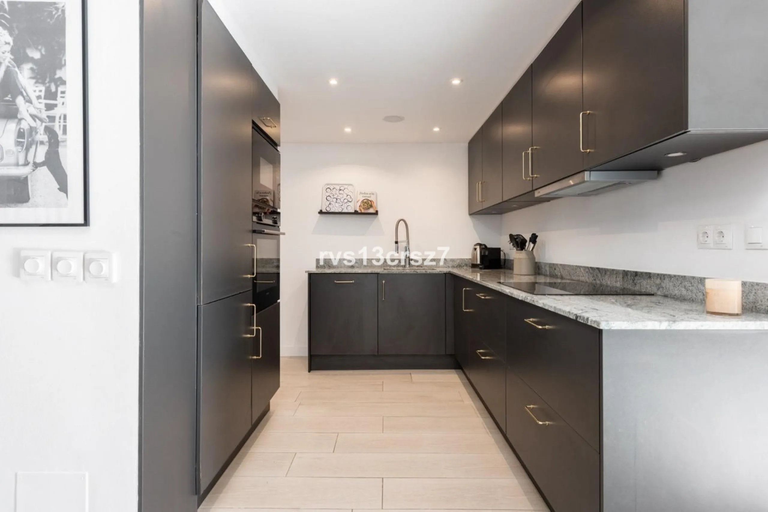 Apartment - Ground Floor Apartment в продаже в Marbella, Málaga. В доме 4 спален и 2 ванных комнат. Площадь дома 112 м²