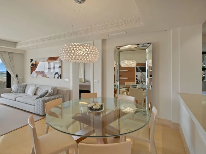 Stunning 3-Bedroom Apartment with Panoramic Views.