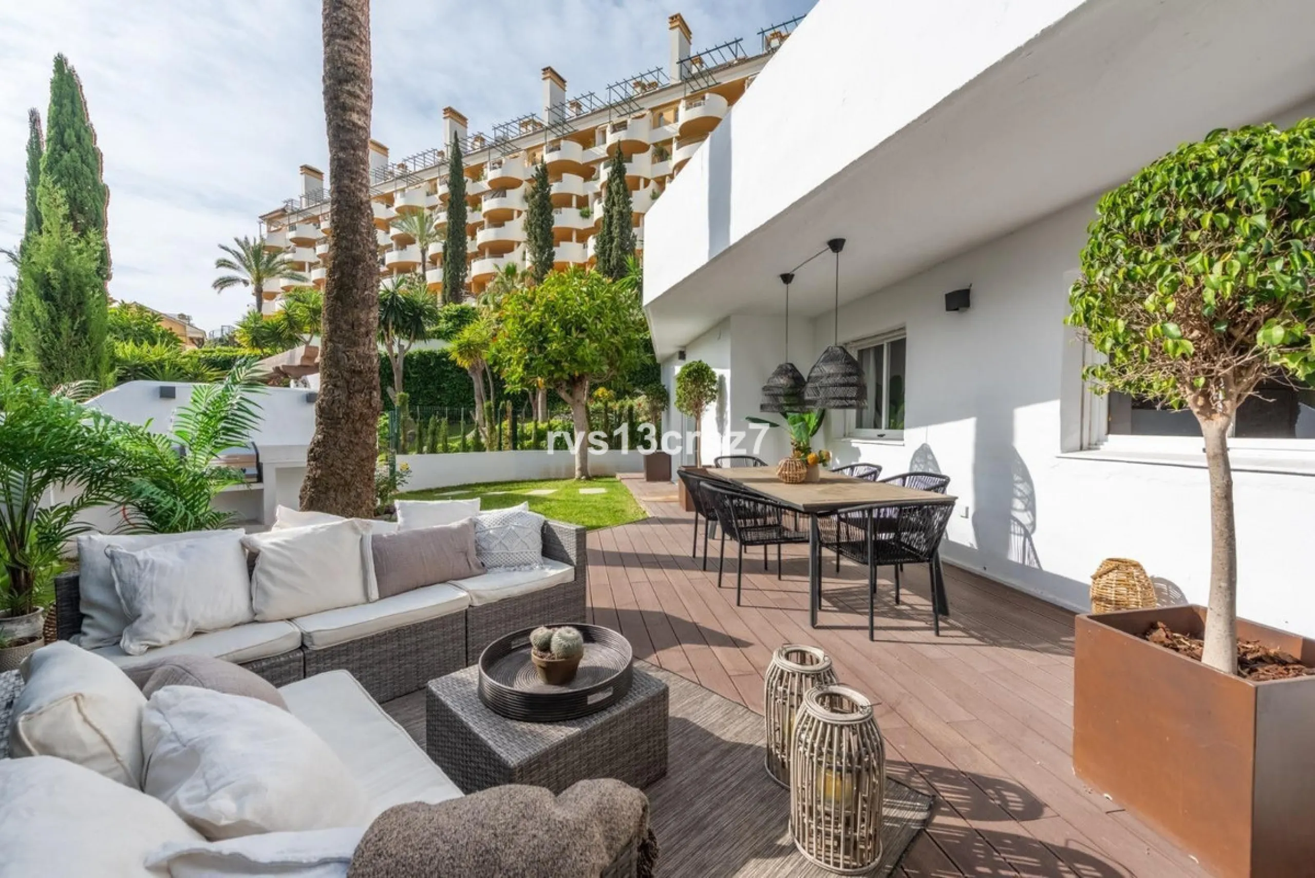 Apartment - Ground Floor Apartment в продаже в Marbella, Málaga. В доме 4 спален и 2 ванных комнат. Площадь дома 112 м²