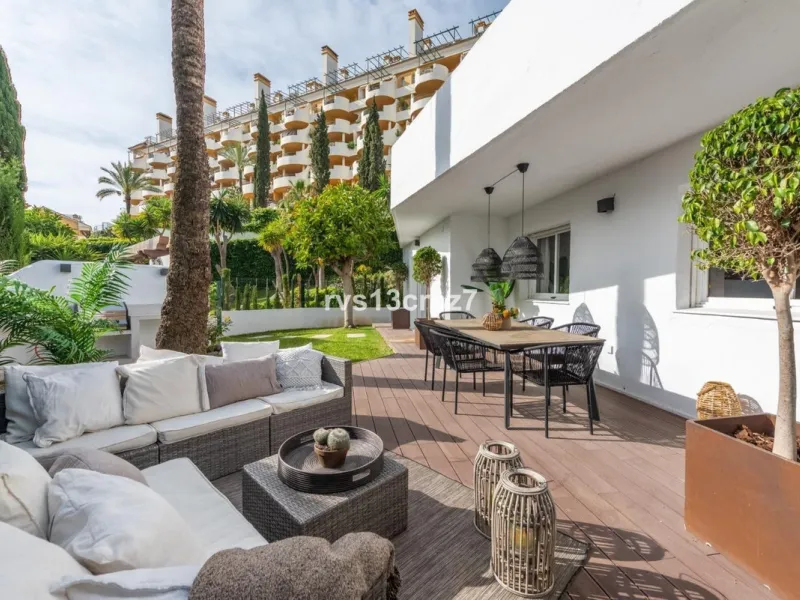 Apartment - Ground Floor Apartment в продаже в Marbella, Málaga. В доме 4 спален и 2 ванных комнат. Площадь дома 112 м²