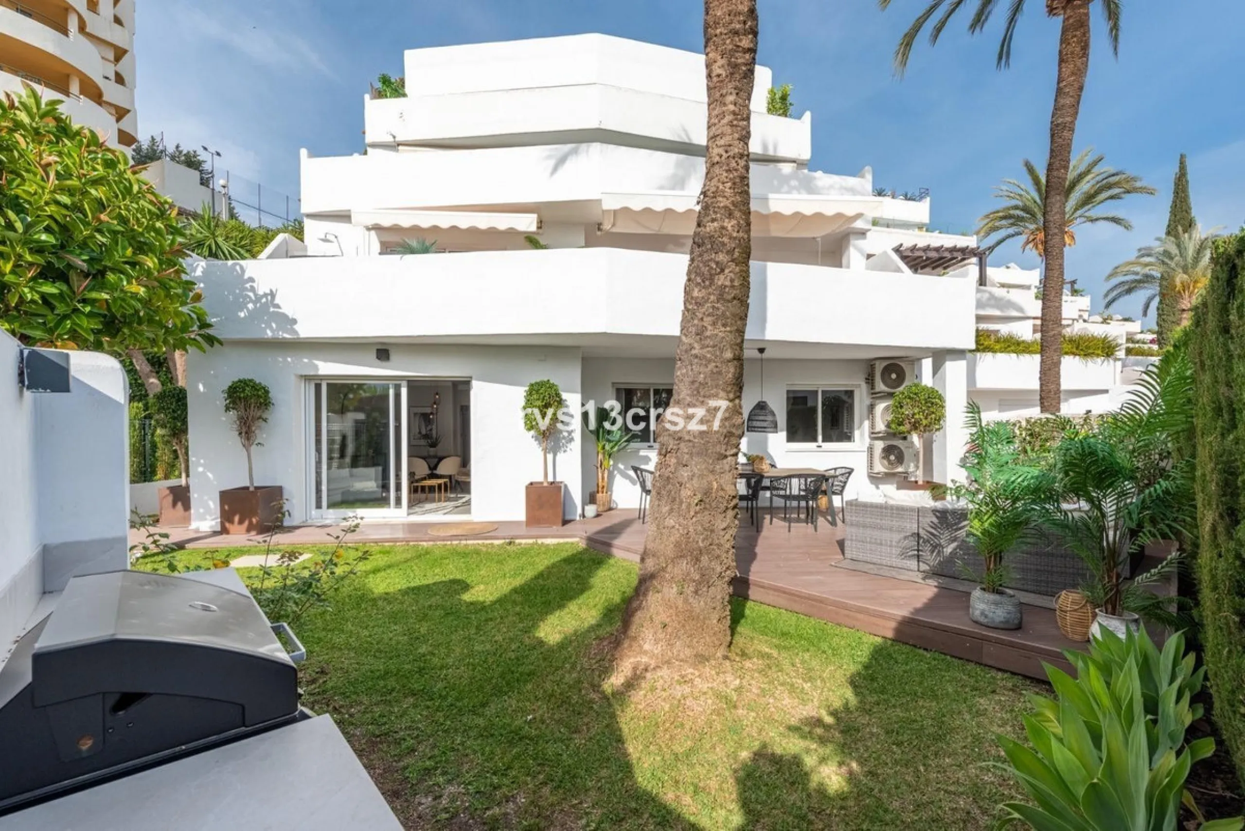 Apartment - Ground Floor Apartment в продаже в Marbella, Málaga. В доме 4 спален и 2 ванных комнат. Площадь дома 112 м²