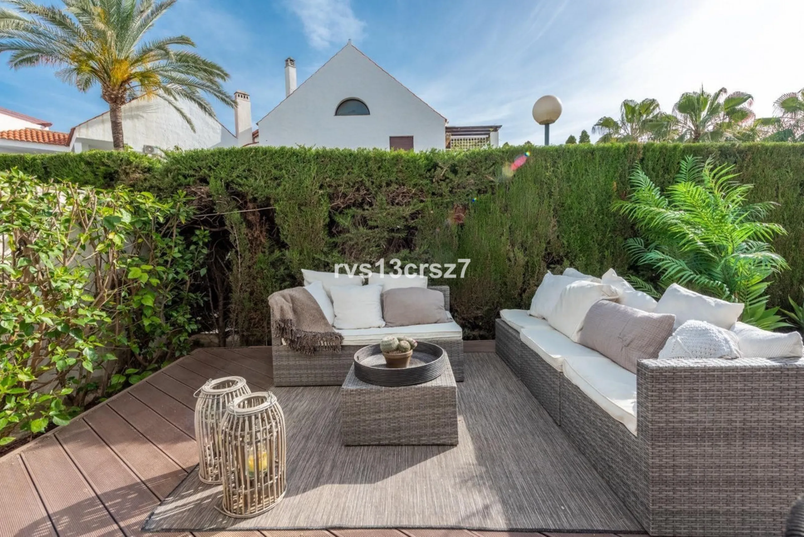 Apartment - Ground Floor Apartment в продаже в Marbella, Málaga. В доме 4 спален и 2 ванных комнат. Площадь дома 112 м²