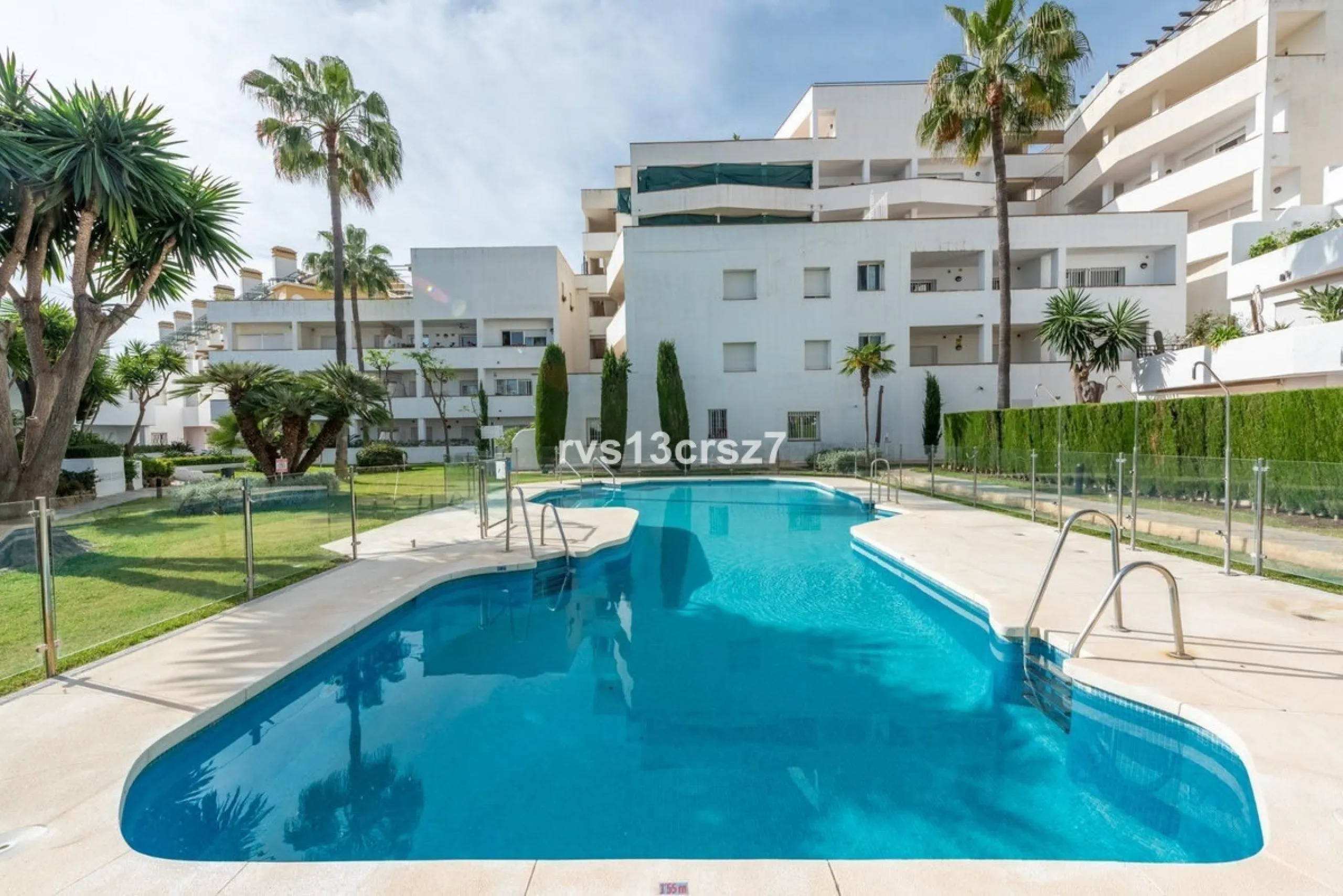 Apartment - Ground Floor Apartment в продаже в Marbella, Málaga. В доме 4 спален и 2 ванных комнат. Площадь дома 112 м²
