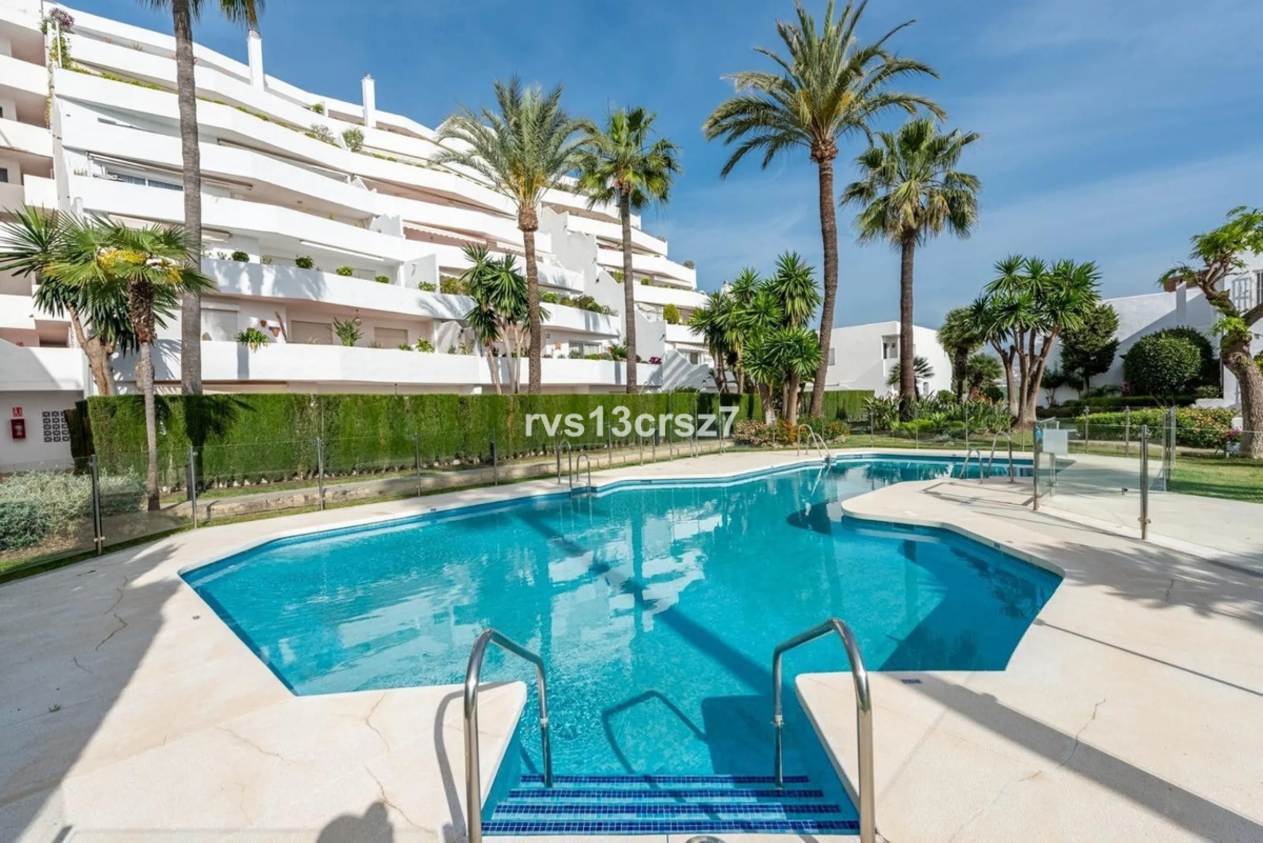 Apartment - Ground Floor Apartment в продаже в Marbella, Málaga. В доме 4 спален и 2 ванных комнат. Площадь дома 112 м²