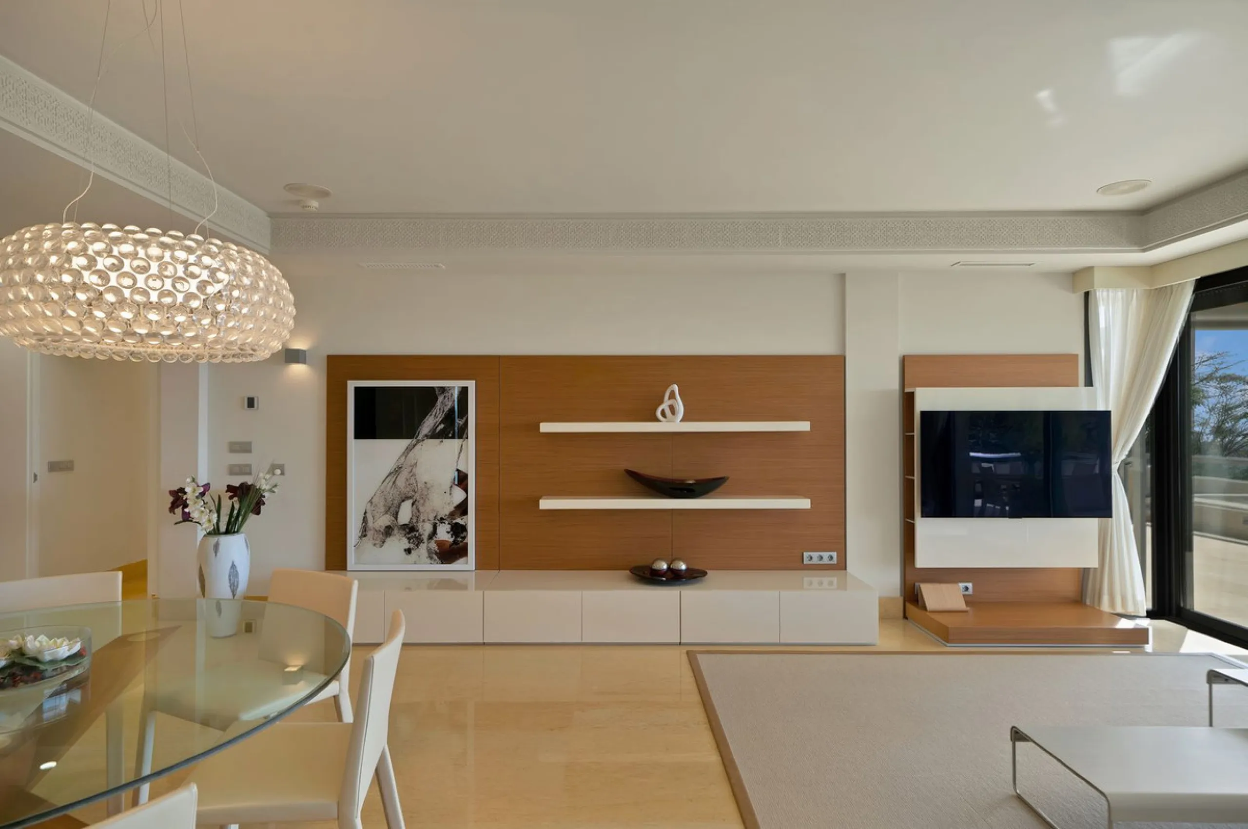 Stunning 3-Bedroom Apartment with Panoramic Views.