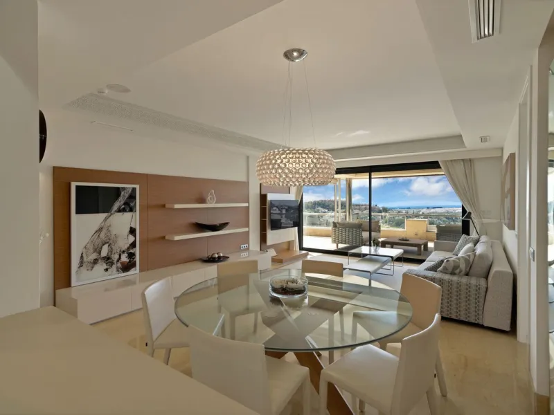 Stunning 3-Bedroom Apartment with Panoramic Views.