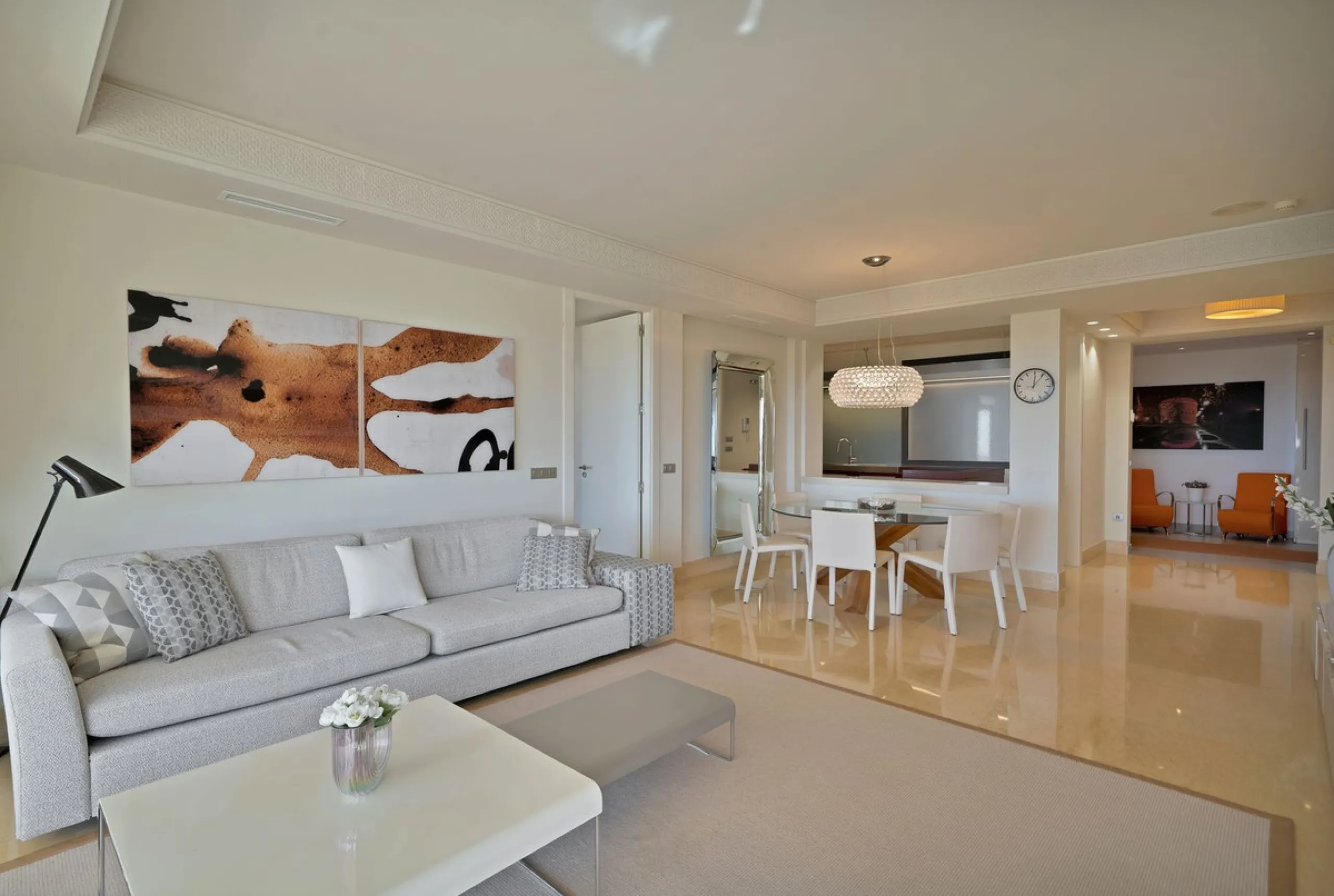 Stunning 3-Bedroom Apartment with Panoramic Views.