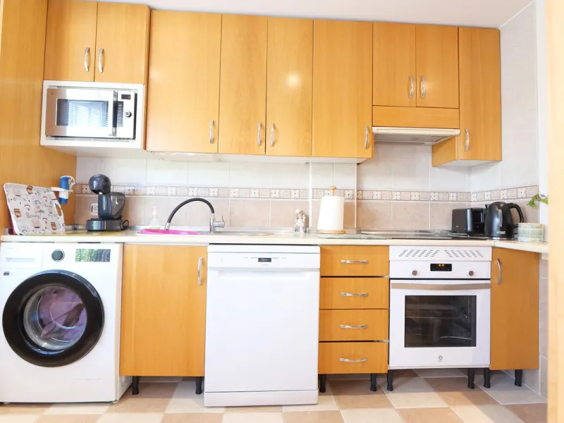 Unique opportunity, beautiful townhouse with 2 bathrooms and possibility to 3 bedrooms, next to the port of beautiful Cabopino.
