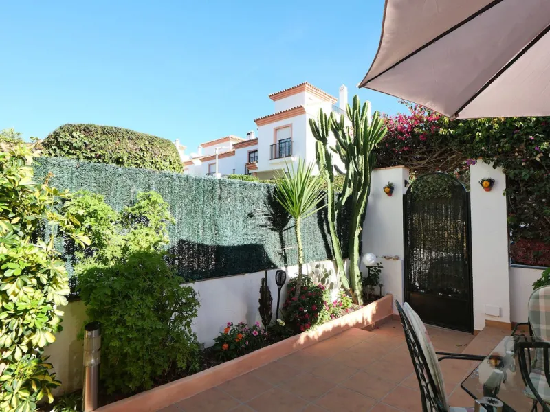 Unique opportunity, beautiful townhouse with 2 bathrooms and possibility to 3 bedrooms, next to the port of beautiful Cabopino.