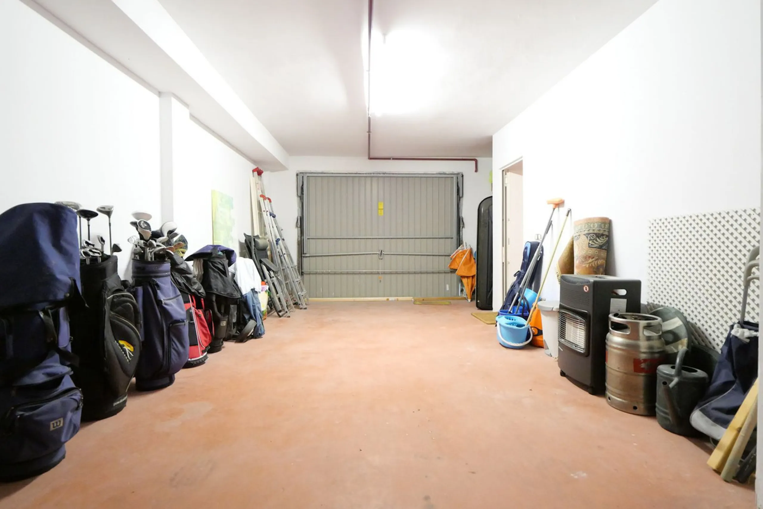 Unique opportunity, beautiful townhouse with 2 bathrooms and possibility to 3 bedrooms, next to the port of beautiful Cabopino.