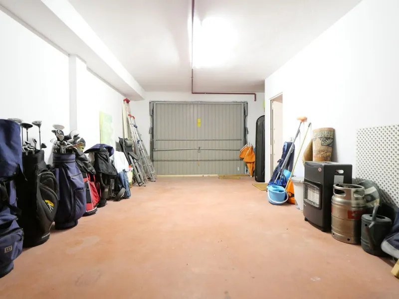Unique opportunity, beautiful townhouse with 2 bathrooms and possibility to 3 bedrooms, next to the port of beautiful Cabopino.