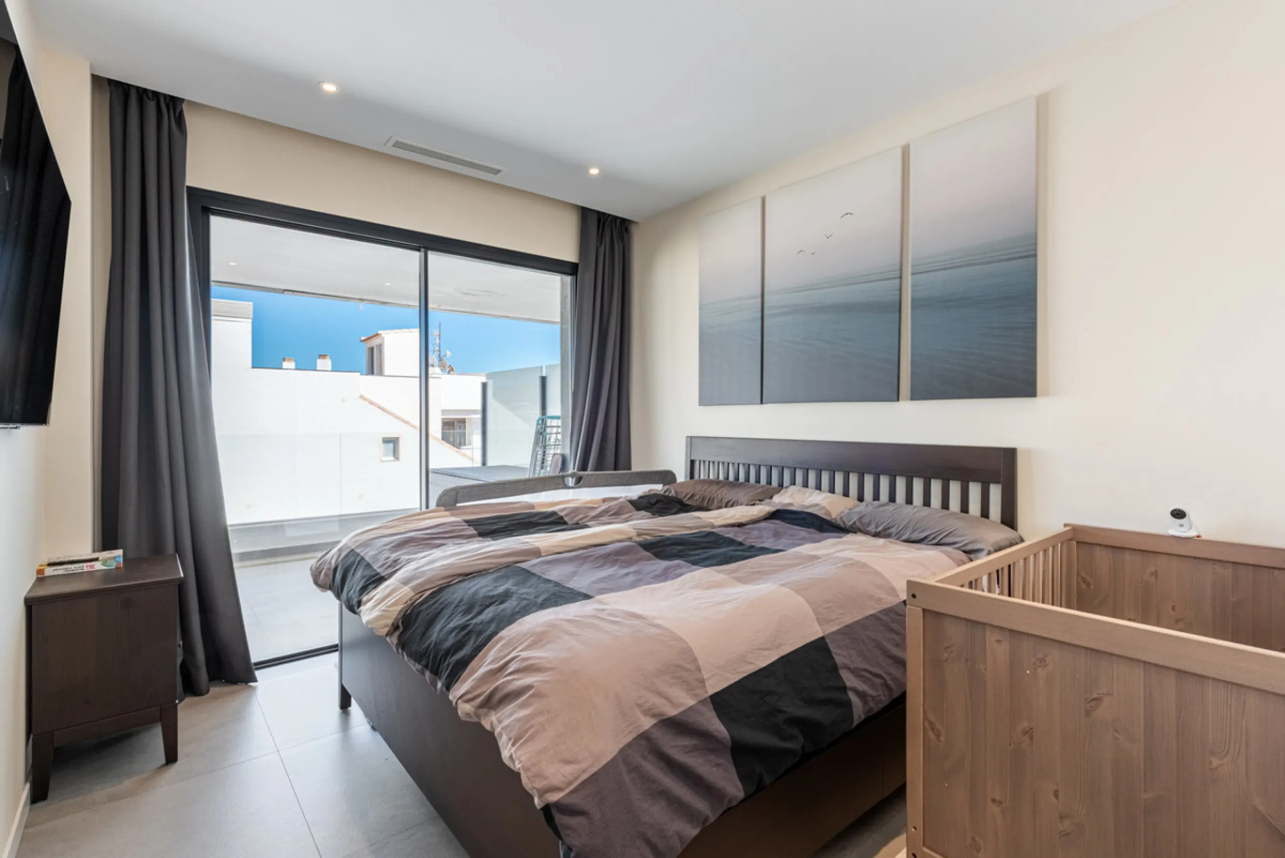 Modern Elegance with Sea and Mountain Views in Fuengirola, (with turist license)