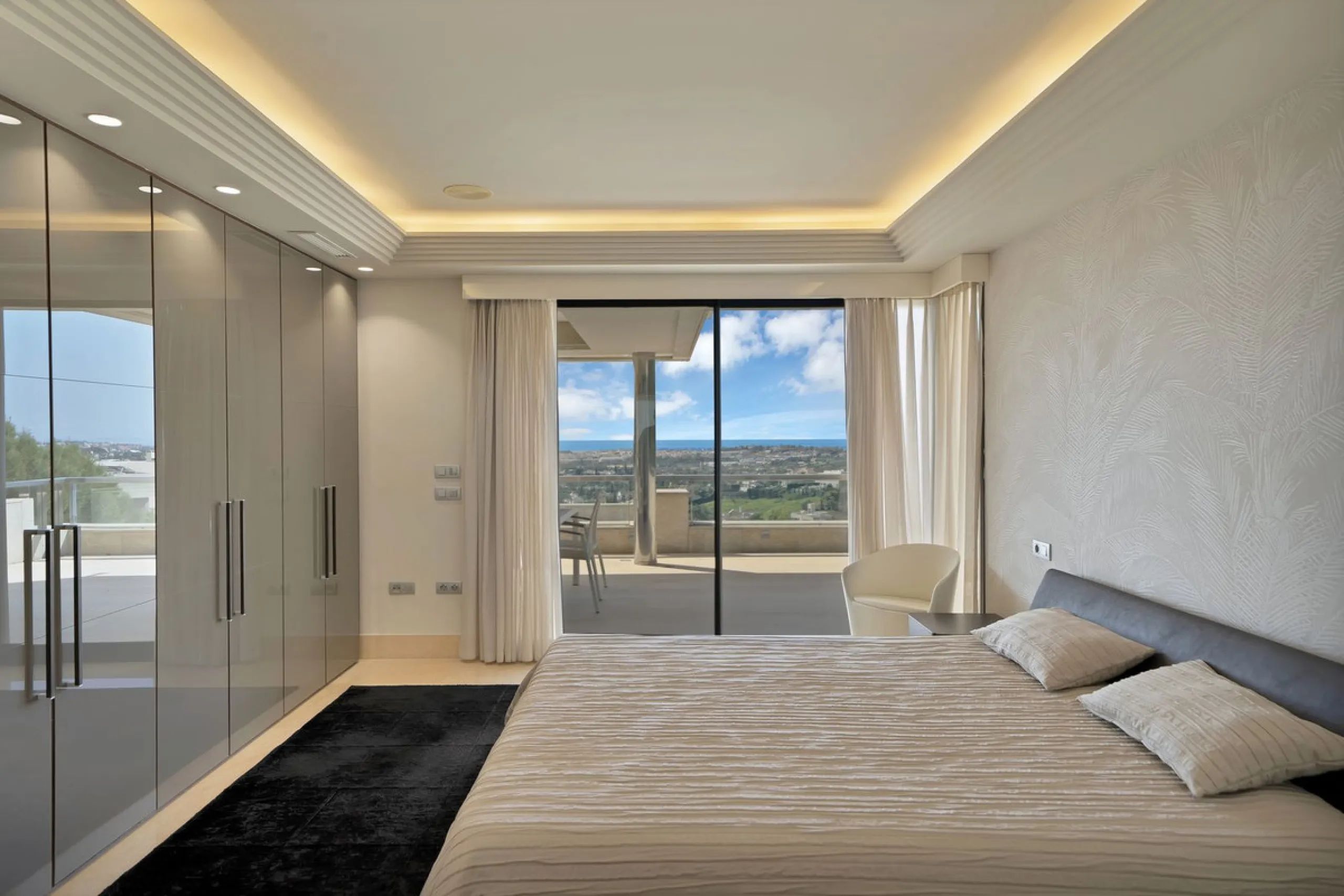 Stunning 3-Bedroom Apartment with Panoramic Views.