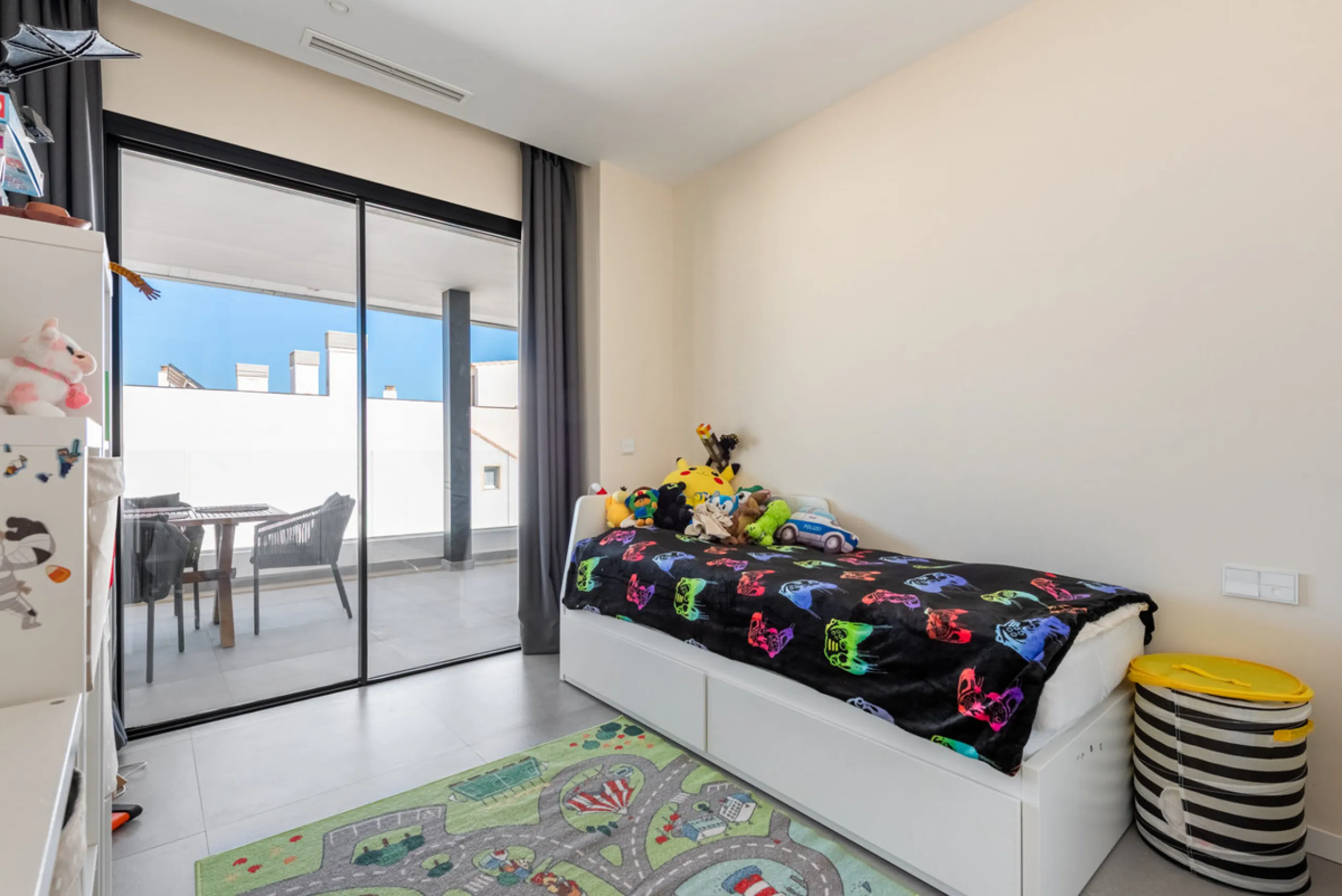 Modern Elegance with Sea and Mountain Views in Fuengirola, (with turist license)