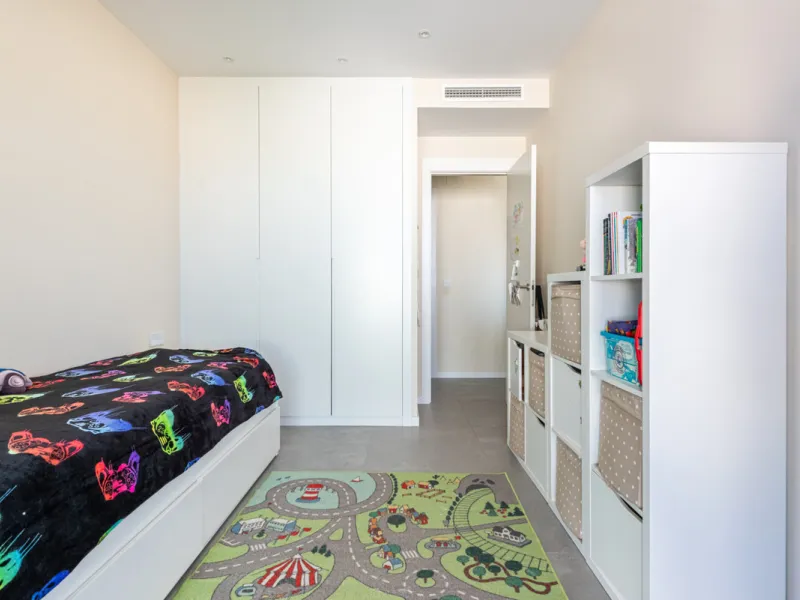Modern Elegance with Sea and Mountain Views in Fuengirola, (with turist license)