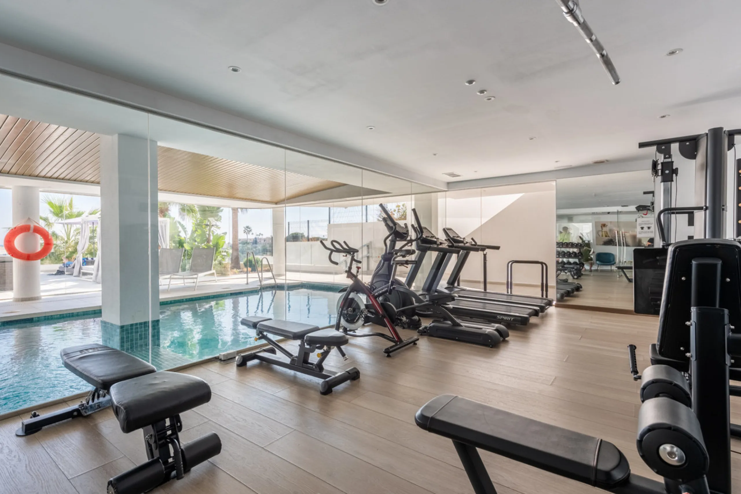 Modern Elegance with Sea and Mountain Views in Fuengirola, (with turist license)