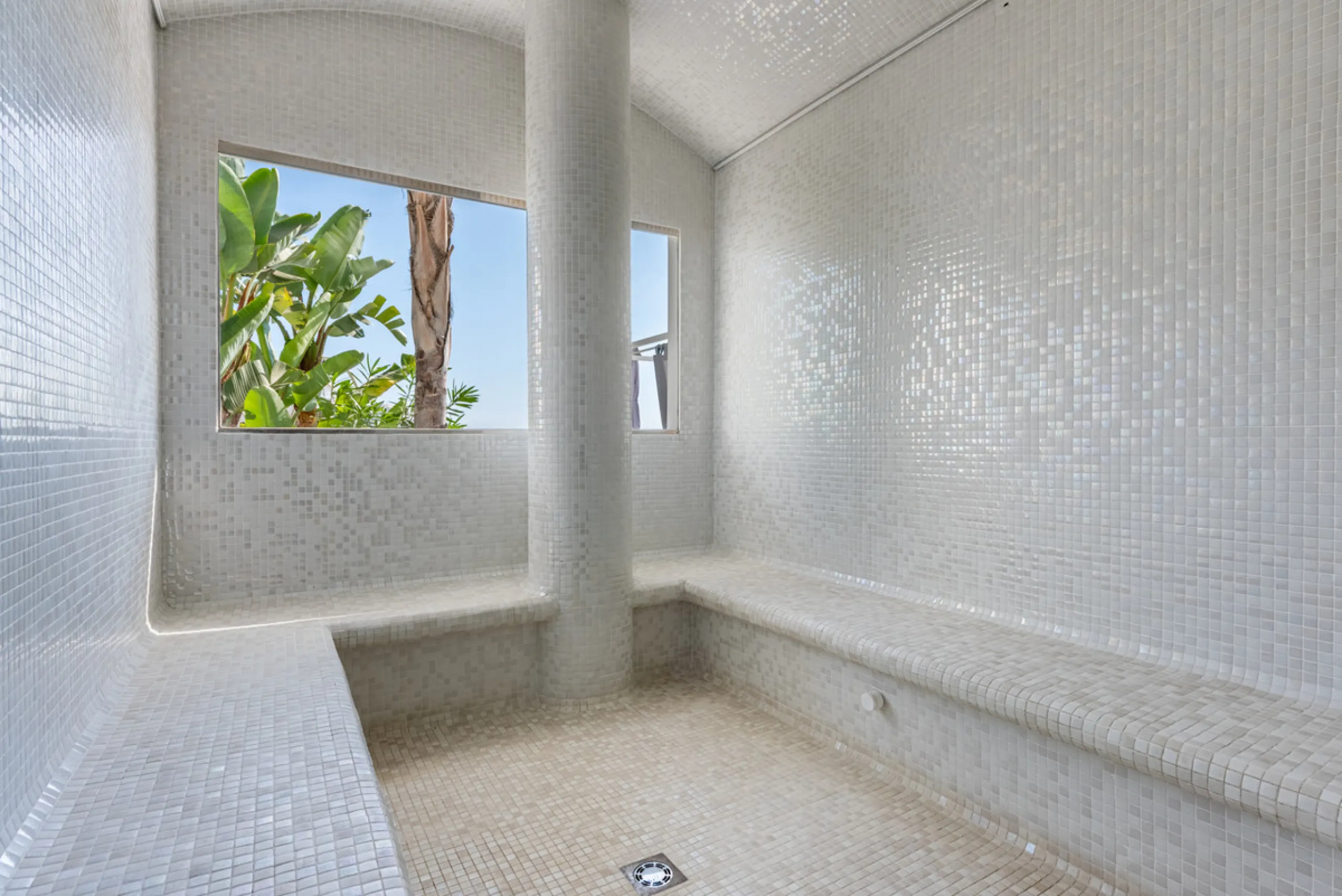 Modern Elegance with Sea and Mountain Views in Fuengirola, (with turist license)