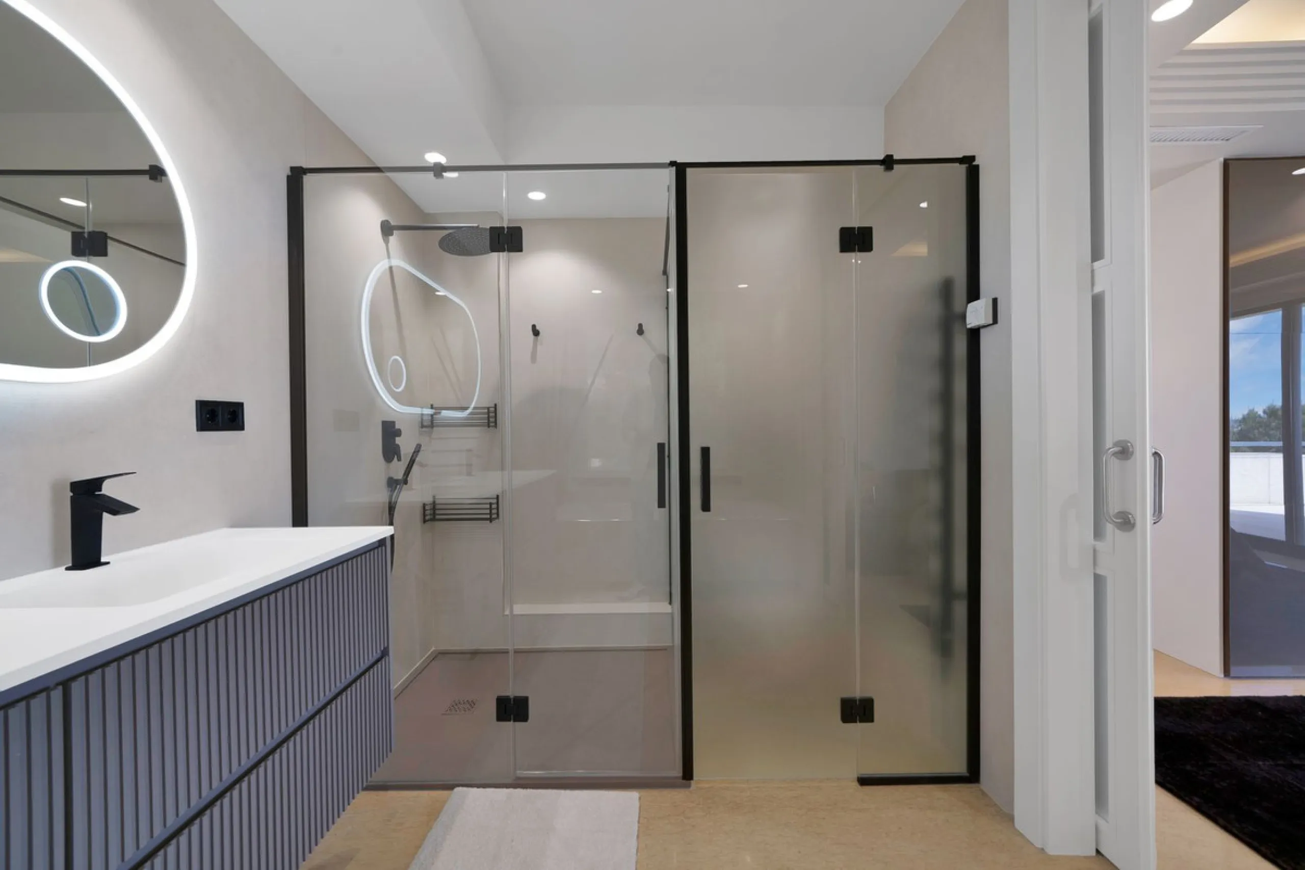 Stunning 3-Bedroom Apartment with Panoramic Views.