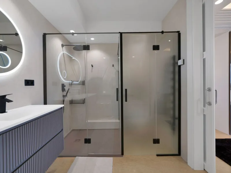 Stunning 3-Bedroom Apartment with Panoramic Views.