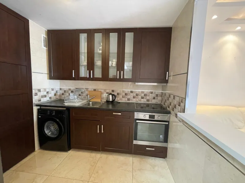 Discover this stunning duplex penthouse in the heart of Benalmádena, perfect for those seeking a modern, bright, and cozy space. With 155 m² built and 86 m² usable, this property features two spacious bedrooms designed for your comfort.