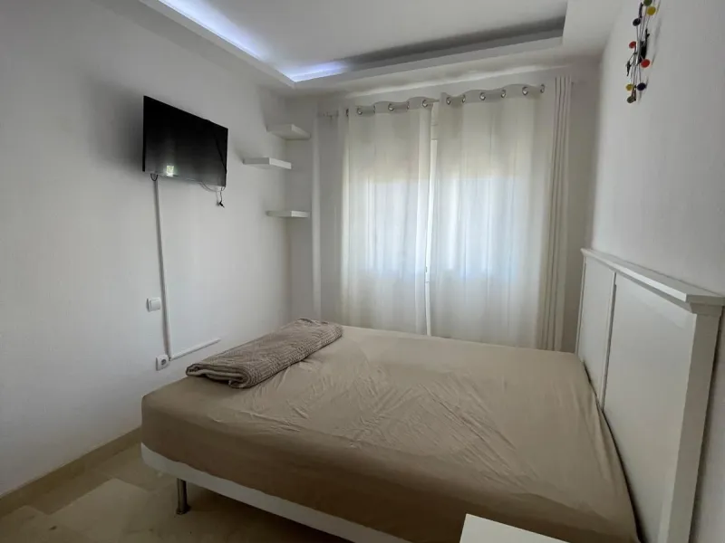 Discover this stunning duplex penthouse in the heart of Benalmádena, perfect for those seeking a modern, bright, and cozy space. With 155 m² built and 86 m² usable, this property features two spacious bedrooms designed for your comfort.