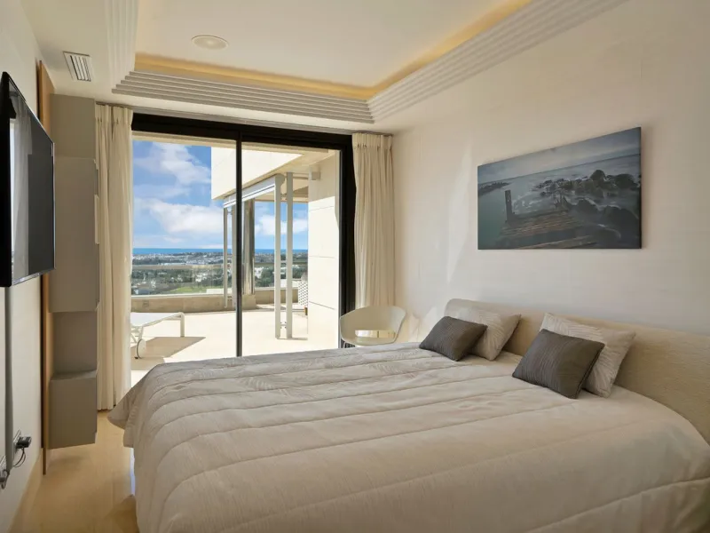 Stunning 3-Bedroom Apartment with Panoramic Views.