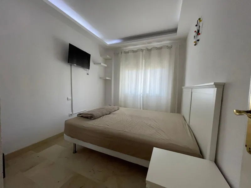 Discover this stunning duplex penthouse in the heart of Benalmádena, perfect for those seeking a modern, bright, and cozy space. With 155 m² built and 86 m² usable, this property features two spacious bedrooms designed for your comfort.