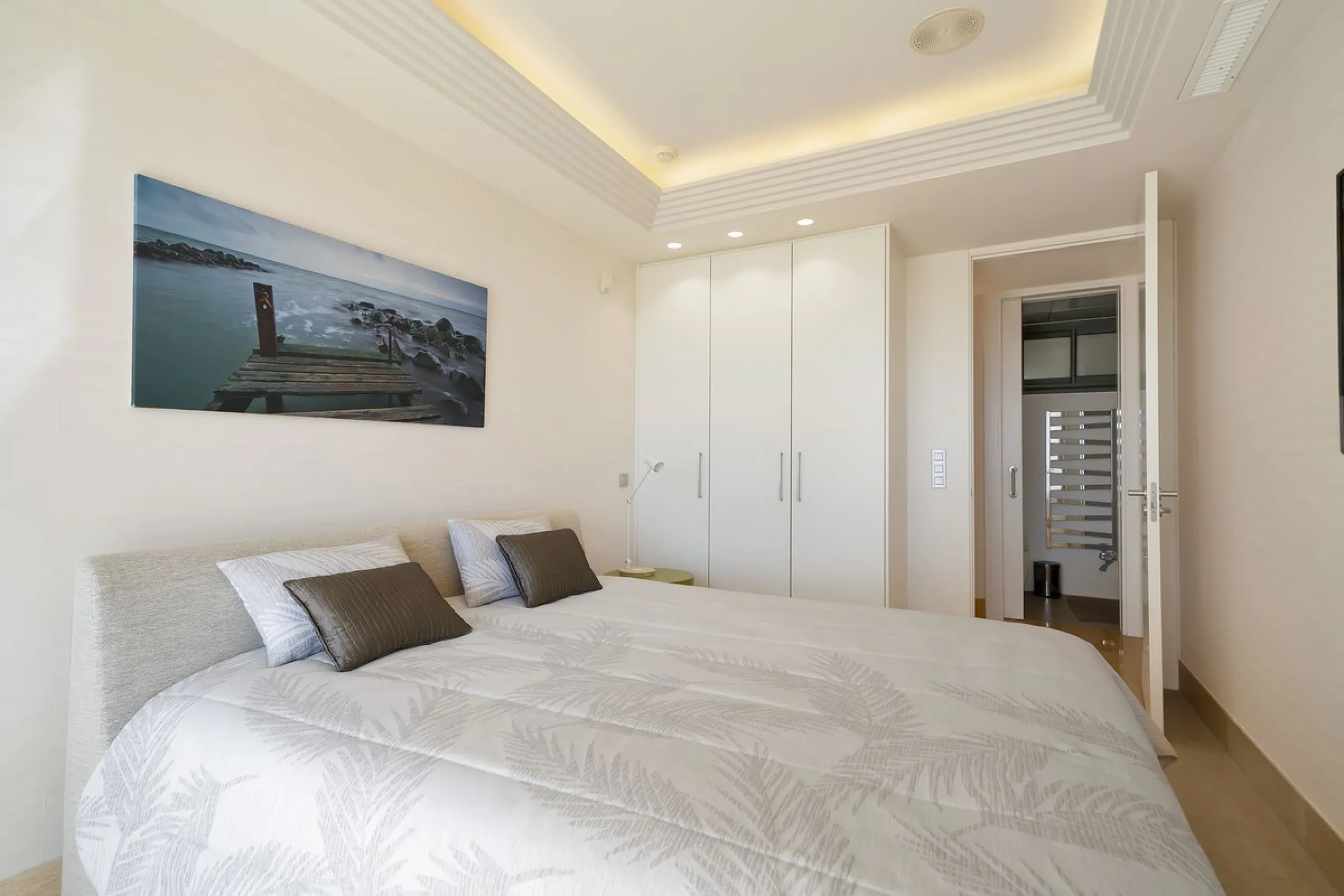 Stunning 3-Bedroom Apartment with Panoramic Views.