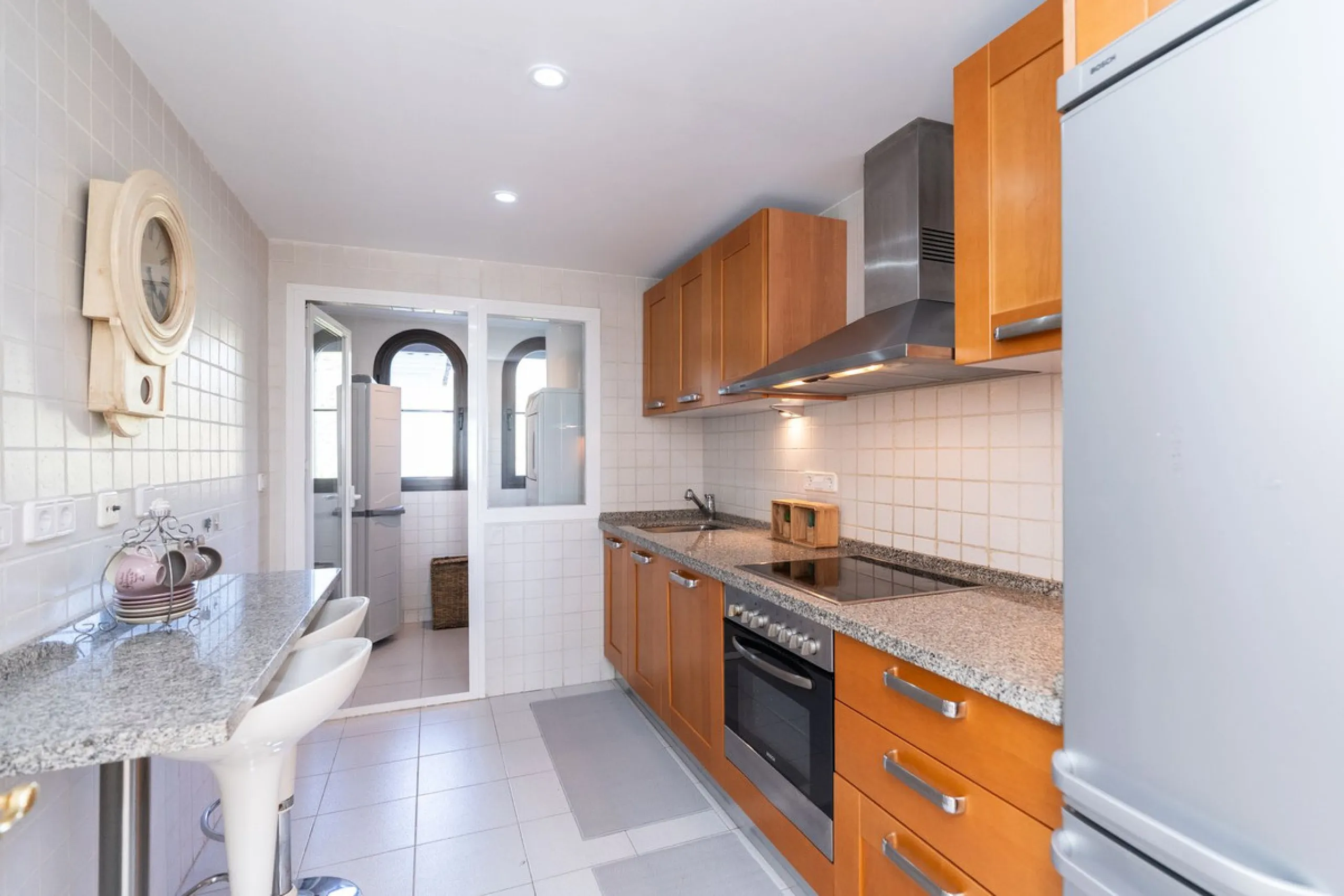 Apartment - Middle Floor Apartment в продаже в Benahavís, Málaga. В доме 2 спален и 2 ванных комнат. Площадь дома 95 м²