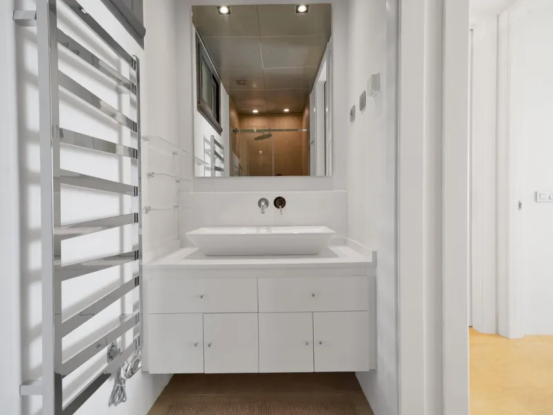 Stunning 3-Bedroom Apartment with Panoramic Views.
