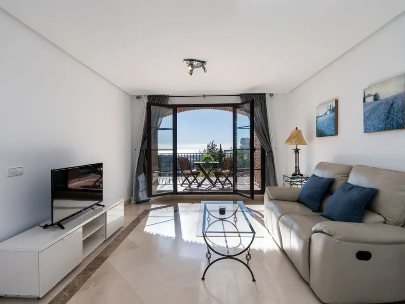 Apartment - Middle Floor Apartment в продаже в Benahavís, Málaga. В доме 2 спален и 2 ванных комнат. Площадь дома 95 м²