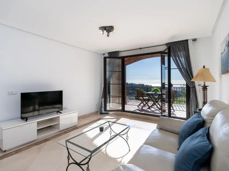 Apartment - Middle Floor Apartment в продаже в Benahavís, Málaga. В доме 2 спален и 2 ванных комнат. Площадь дома 95 м²