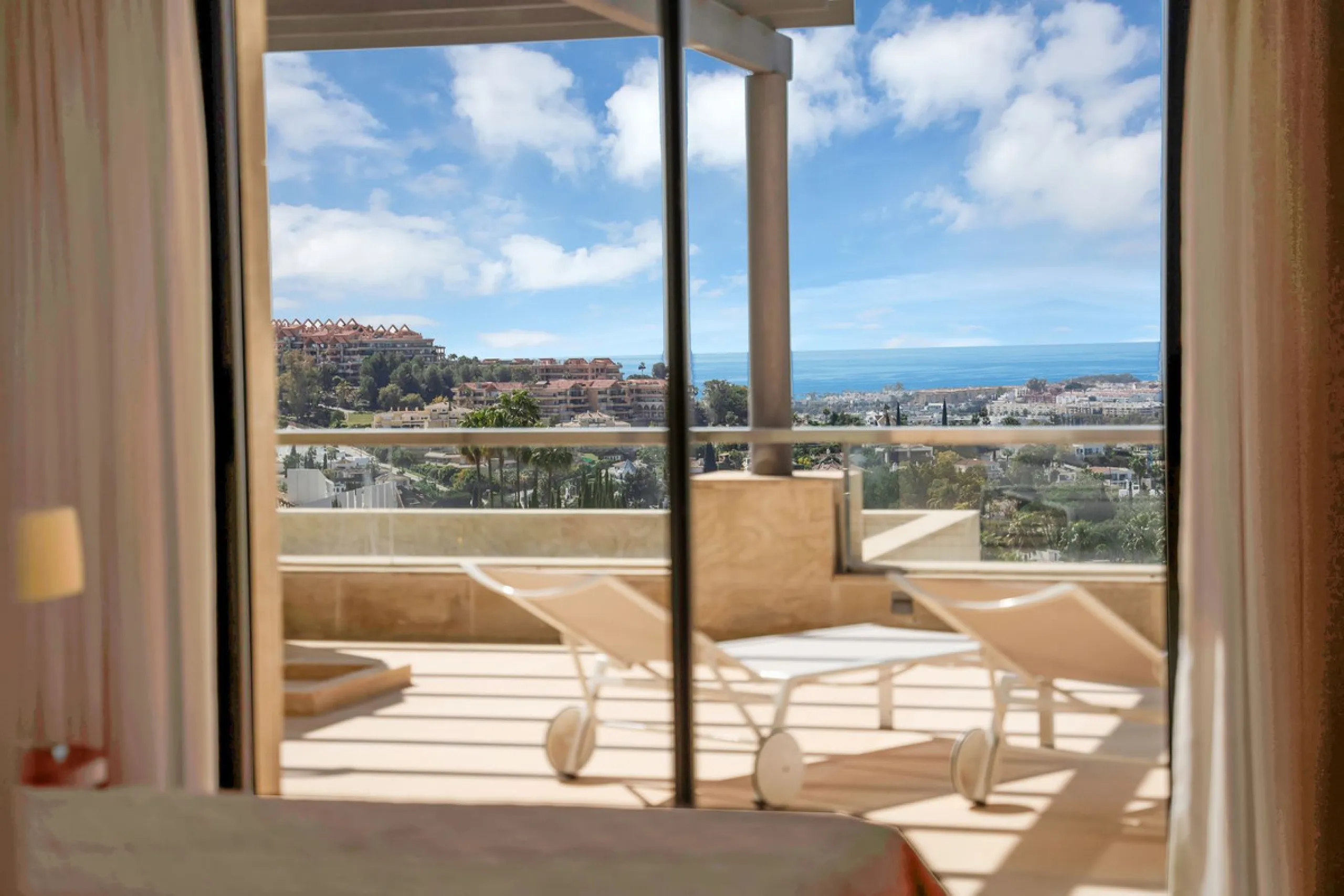 Stunning 3-Bedroom Apartment with Panoramic Views.