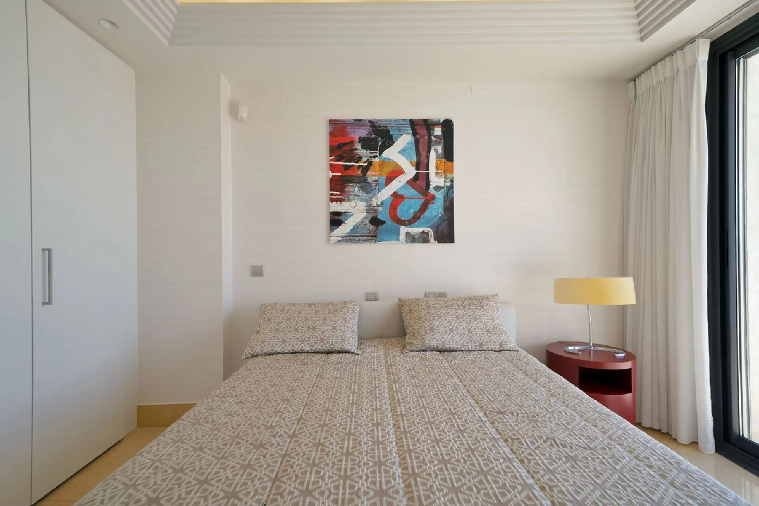 Stunning 3-Bedroom Apartment with Panoramic Views.