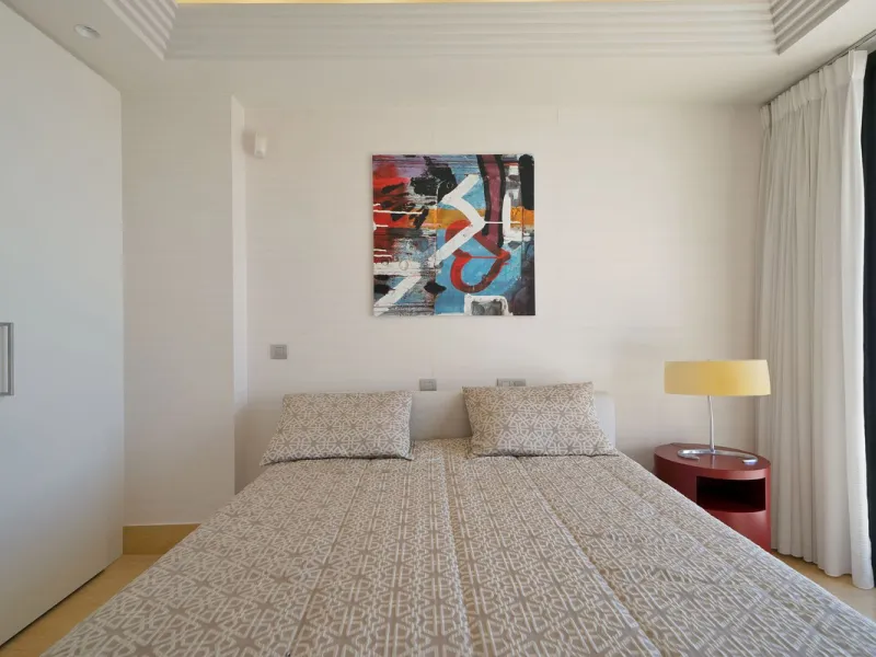 Stunning 3-Bedroom Apartment with Panoramic Views.