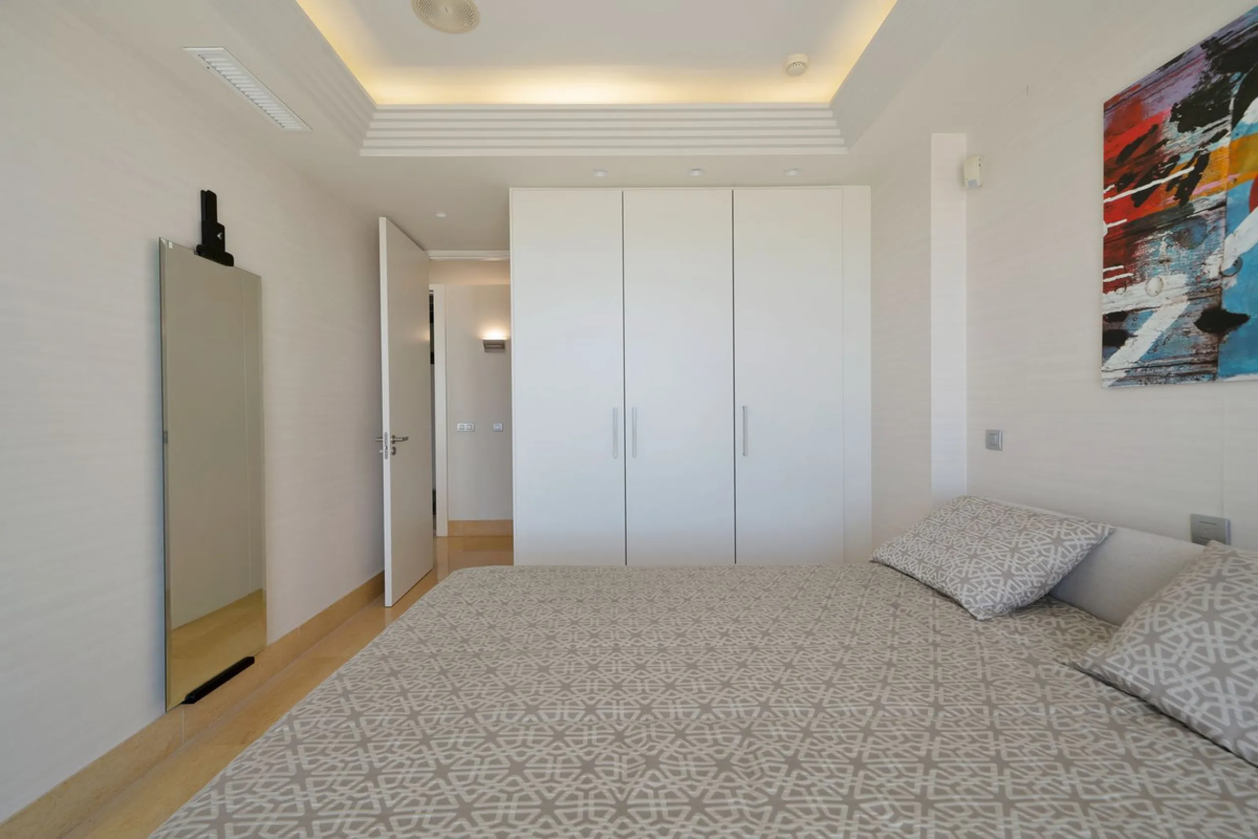 Stunning 3-Bedroom Apartment with Panoramic Views.