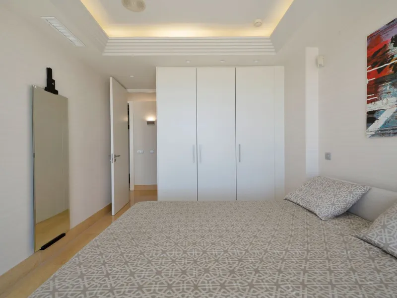 Stunning 3-Bedroom Apartment with Panoramic Views.