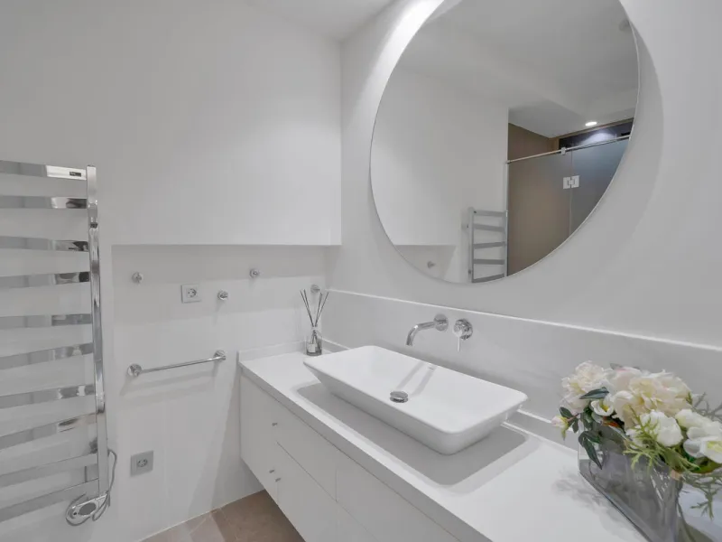 Stunning 3-Bedroom Apartment with Panoramic Views.