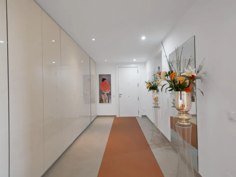 Stunning 3-Bedroom Apartment with Panoramic Views.