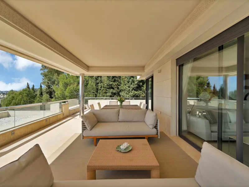 Stunning 3-Bedroom Apartment with Panoramic Views.