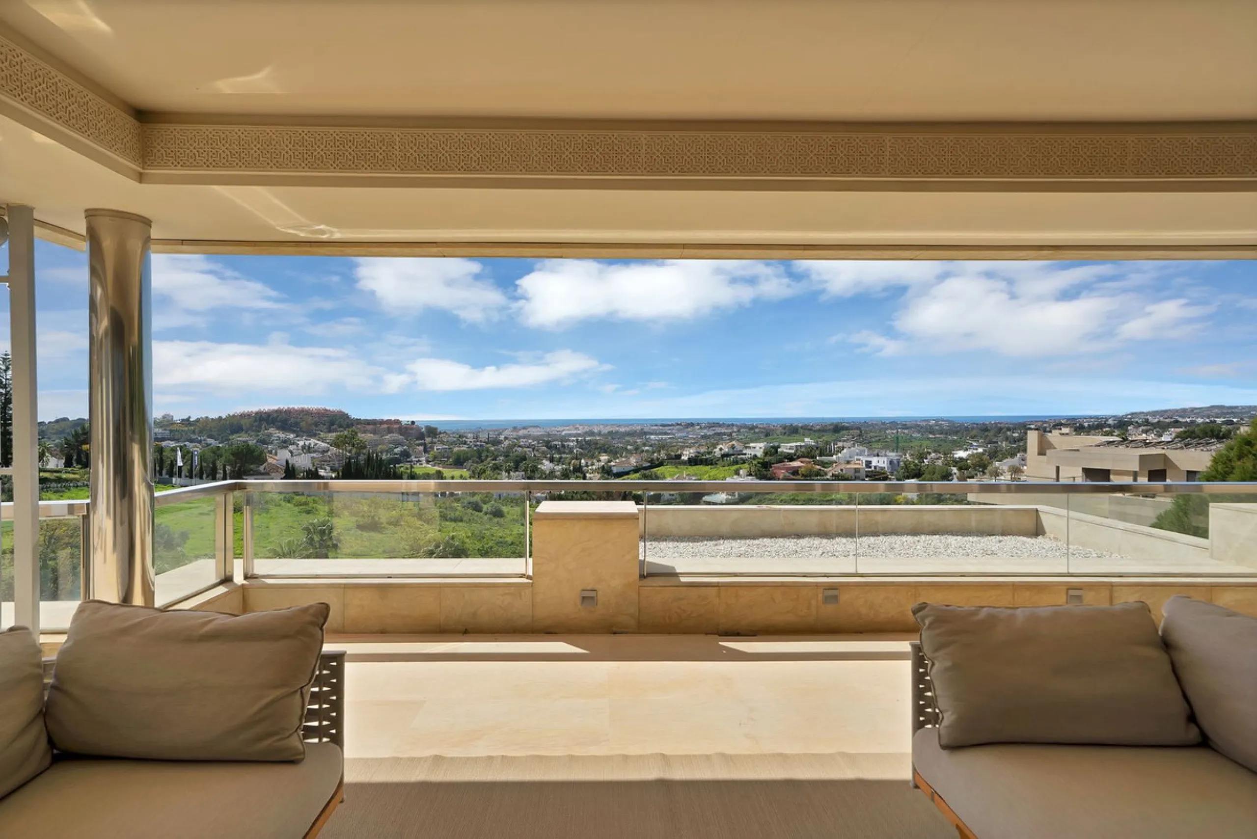 Stunning 3-Bedroom Apartment with Panoramic Views.