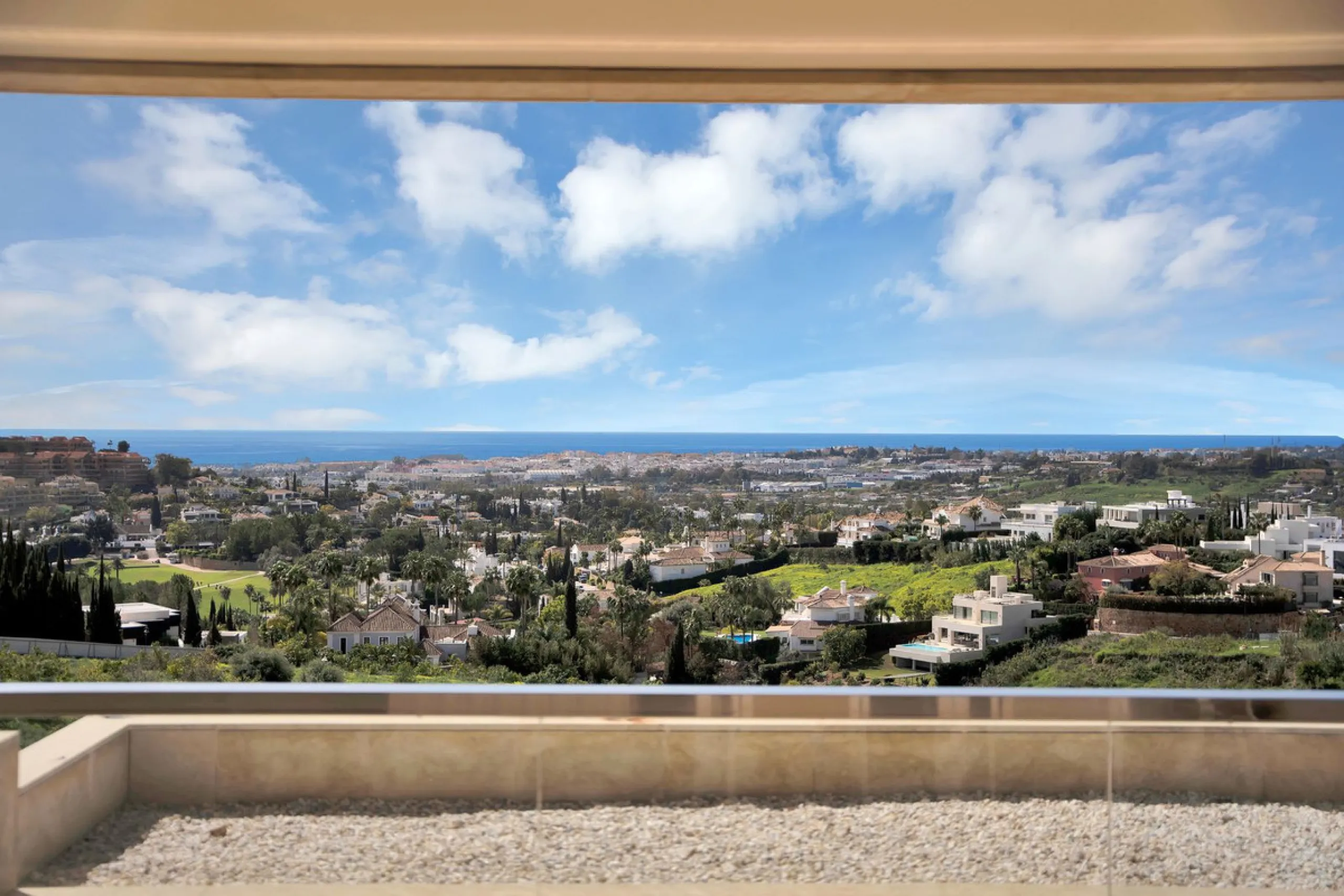 Stunning 3-Bedroom Apartment with Panoramic Views.