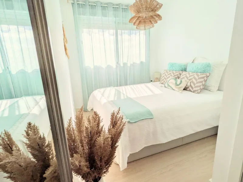 You are facing a great opportunity. Exclusive new-build duplex penthouse with solarium and panoramic views in the heart of Estepona