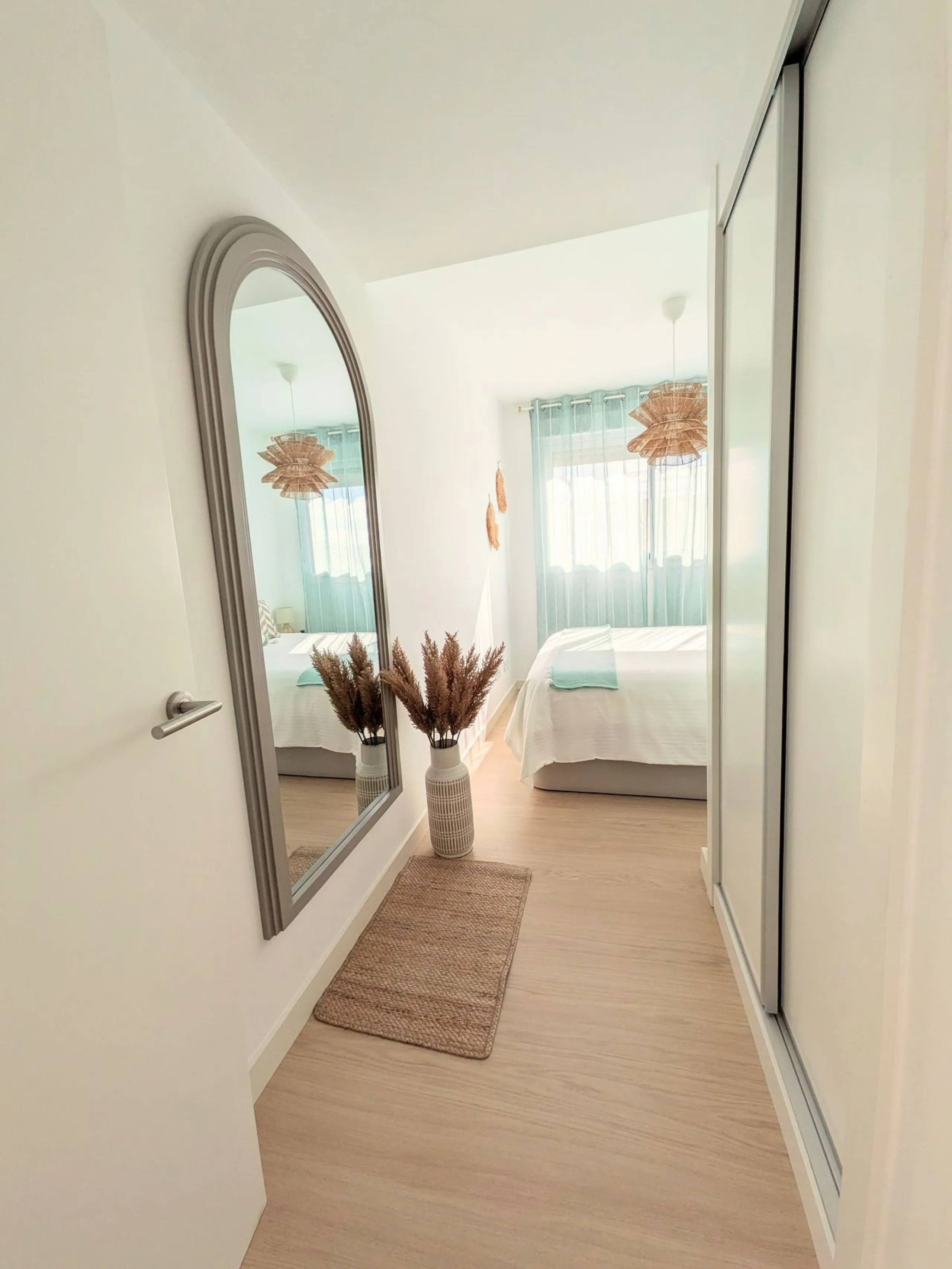 You are facing a great opportunity. Exclusive new-build duplex penthouse with solarium and panoramic views in the heart of Estepona