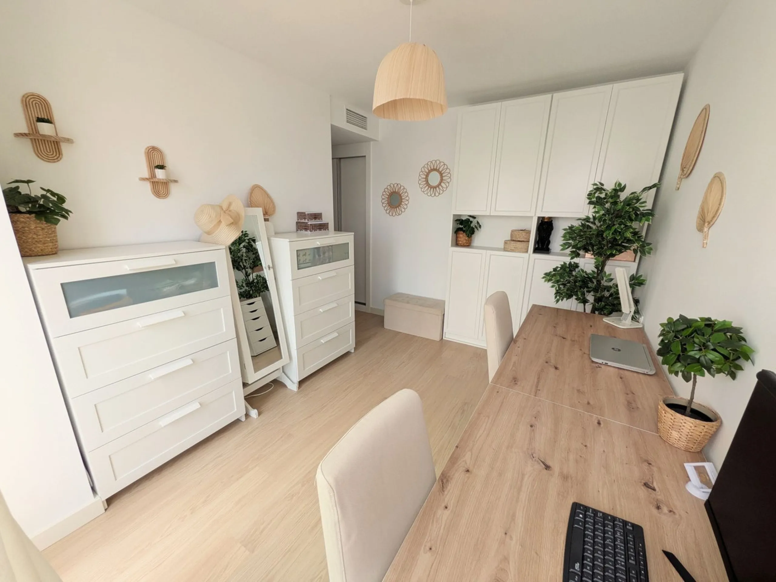 You are facing a great opportunity. Exclusive new-build duplex penthouse with solarium and panoramic views in the heart of Estepona