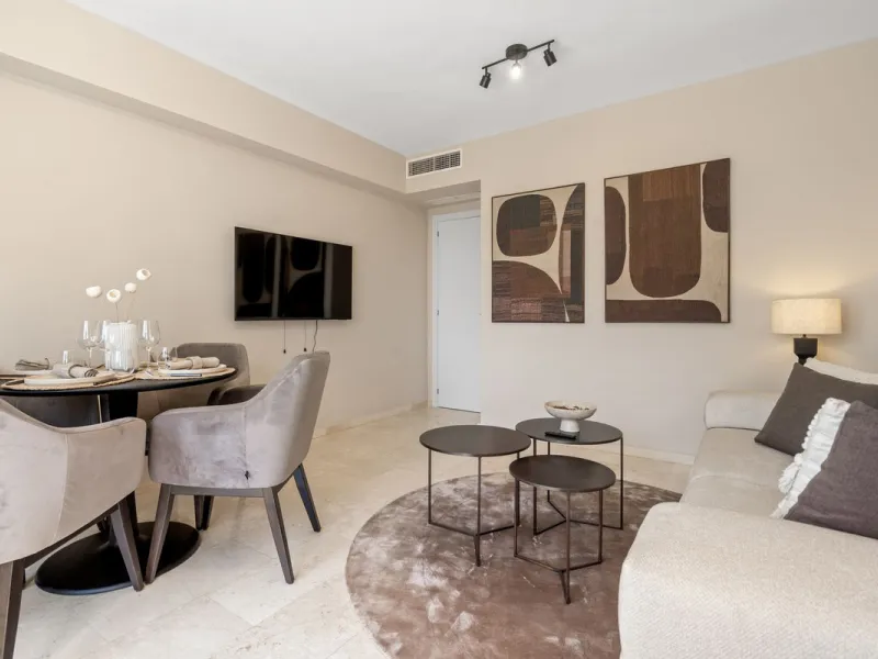 Beautiful 2-bedroom apartment located in the sought-after beachfront urbanisation Costalita del Sol in Estepona.